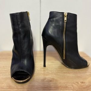 Steve Madden Black leather peep toe bootie stiletto high heel
